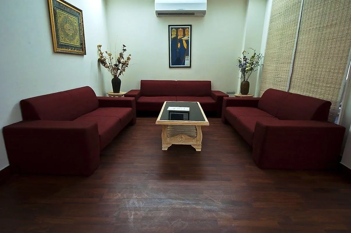 Colonel'S Retreat At The Airport Bed & Breakfast New Delhi