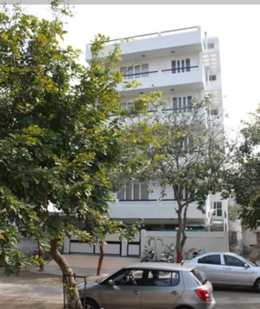 Colonel'S Retreat At The Airport Bed & Breakfast New Delhi