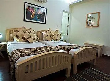 ***  Colonel'S Retreat At The Airport Bed & Breakfast New Delhi India