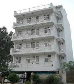 Colonel'S Retreat At The Airport Bed & Breakfast New Delhi