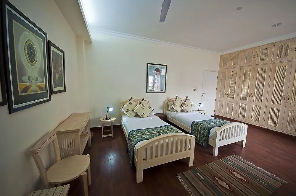 Colonel'S Retreat At The Airport Bed & Breakfast New Delhi