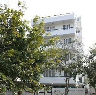 Colonel'S Retreat At The Airport Bed and Breakfast New Delhi