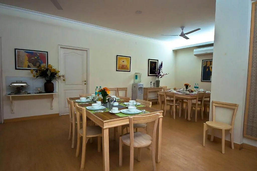 Colonel'S Retreat At The Airport Bed and Breakfast New Delhi 3*,