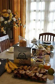 Colonel'S Retreat At The Airport Bed and Breakfast New Delhi Bed & Breakfast
