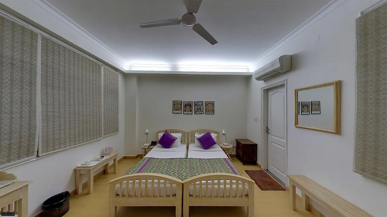 *** Bed & Breakfast Colonel'S Retreat At The Airport Bed and Breakfast New Delhi Indien