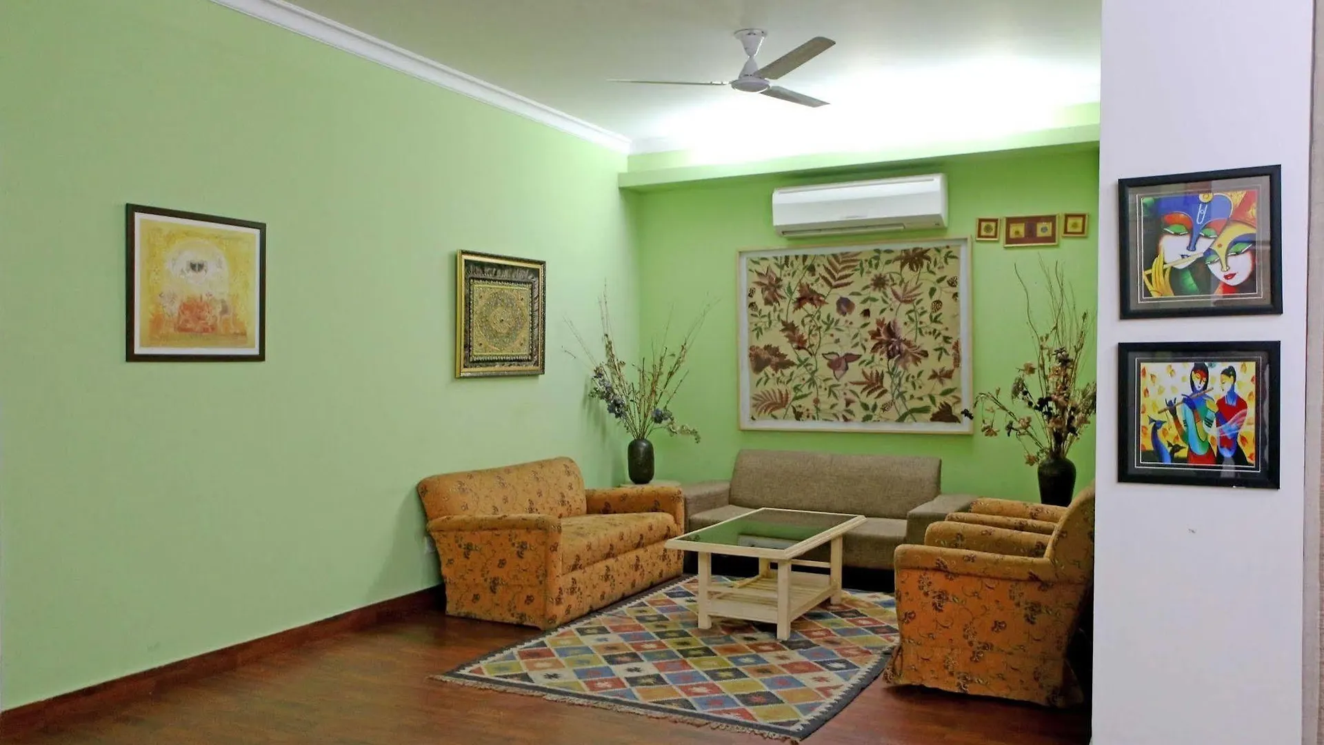 Colonel'S Retreat At The Airport Bed and Breakfast New Delhi Bed & Breakfast